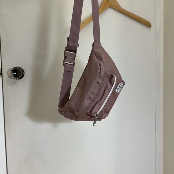 Fanny Pack - Picture 2 of 5